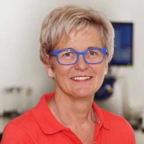 Claudia Decker
